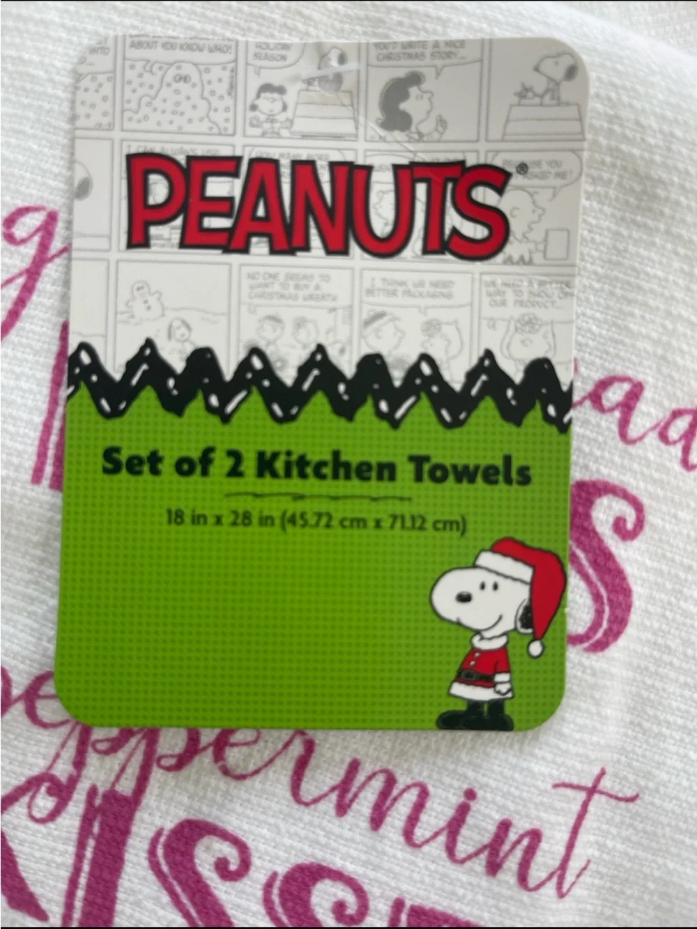 🆕PEANUTS SNOOPY  PEPPERMINT KISSES SET OF 2 HOLIDAY KITCHEN TOWELS